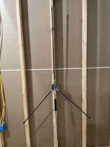Triad antenna 40m radiator w/ 20m counterpoise in attic