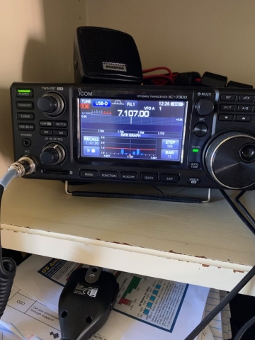 KJ5DRI Triad antenna 40m swr blue bars on Icom 7300